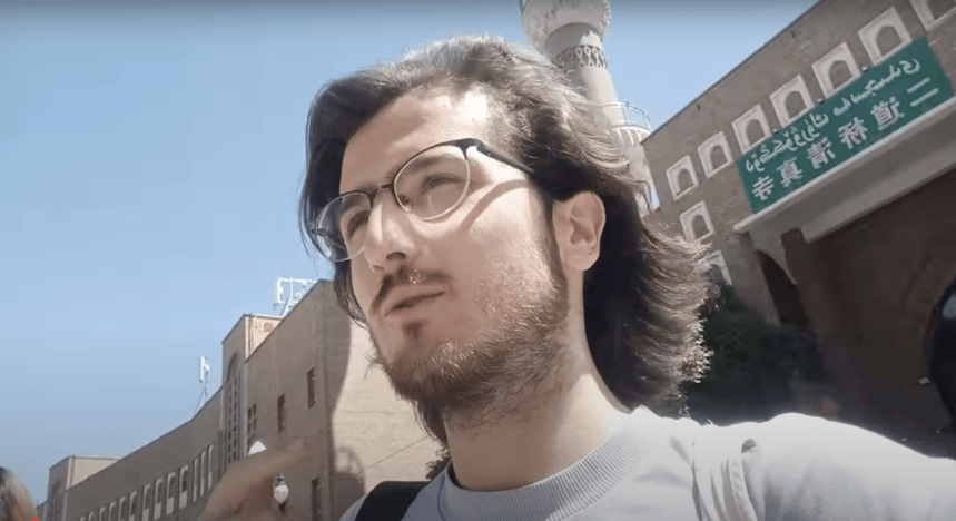 ئۈرۈمچى مەسجىدلىرى ختاي تىلىدا مىللەتلەر ئېتتپاقلىقى توغرسدىكى تەشۋىقات بازىسغا ئايلاندۇرۇلغان